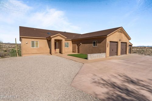 45327 San Domingo Peak Trl, Morristown, AZ, 85342-9879 | Card Image