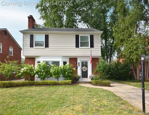 4411 N Verona Cir, Royal Oak, MI, 48073-6327 | Card Image