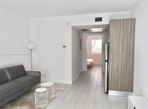 apt-17-740 Meridian Ave, Miami Beach, FL, 33139-8652 | Card Image