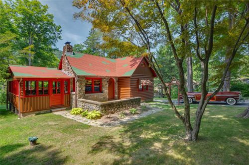 16 Locust Dr, Cold Spring, NY, 10516-4131 | Card Image
