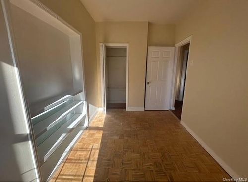 1466 Commonwealth Ave, Bronx, NY, 10460-3254 | Card Image