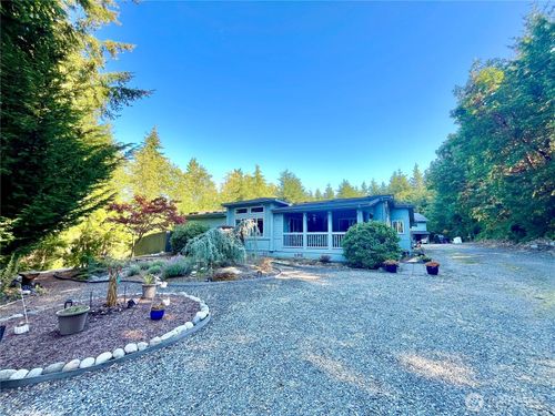 332 Rhododendron Dr, Sequim, WA, 98382-8615 | Card Image