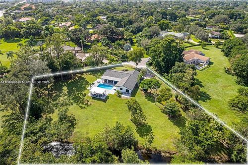 9550 42nd Ct, Coral Springs, FL, 33065-1576 | Card Image