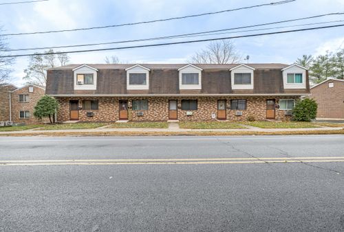 220-220 Blakeslee St, Bristol, CT, 06010-6394 | Card Image