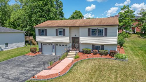 28 Wilson St, Middletown, NY, 10940-4225 | Card Image