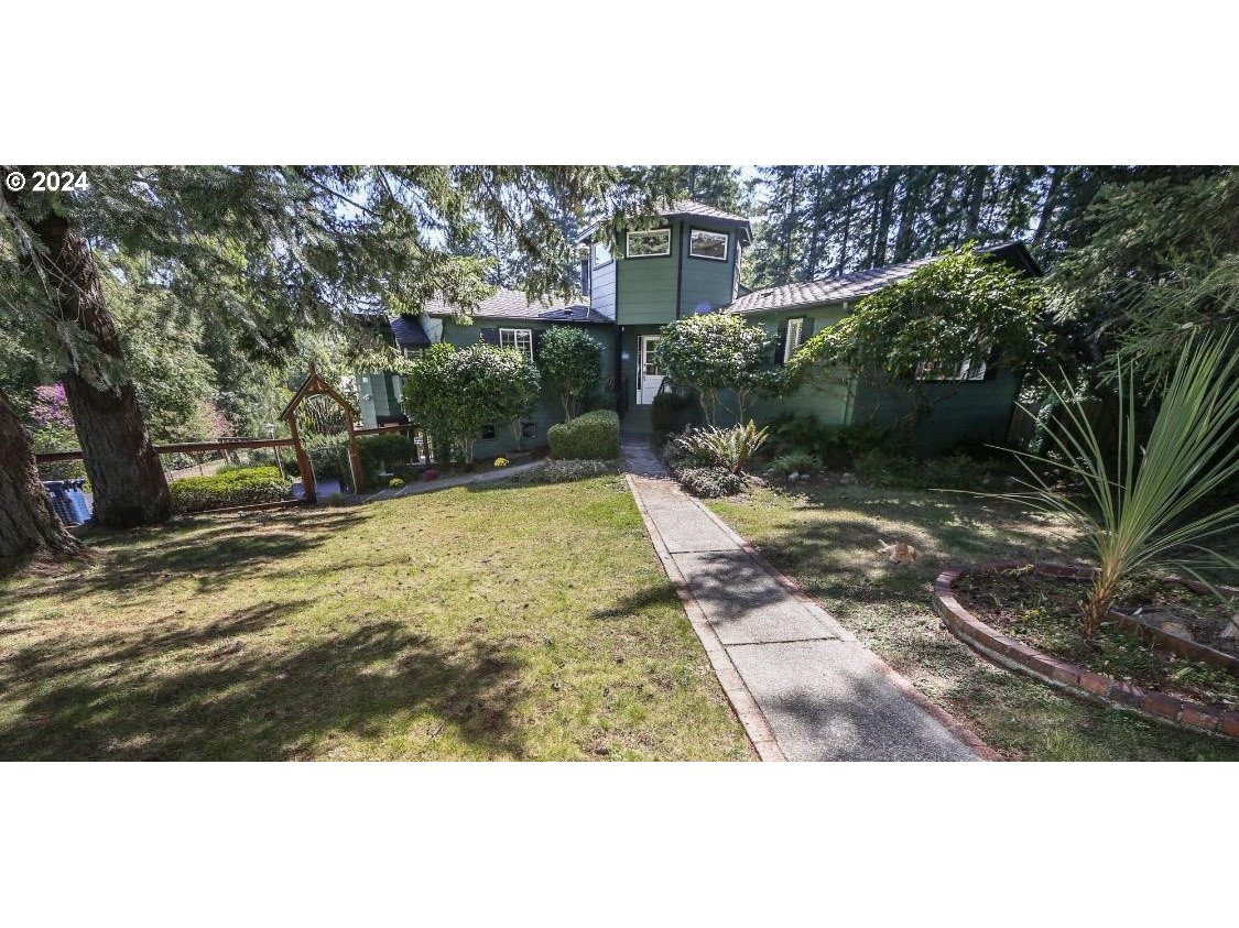 5th St, Brookings, OR 97415