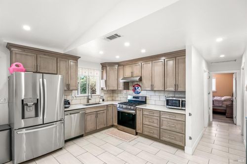 2061 Southwood Drive, Vacaville, CA, 95687 | Card Image