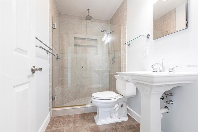 Guest Bathroom | Image 17