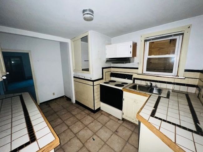 33 Murray St, House other with 3 bedrooms, 2 bathrooms and 4 parking in Providence RI | Image 7