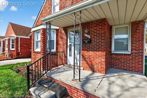 7134 Robinson Ave, Allen Park, MI, 48101-2246 | Card Image