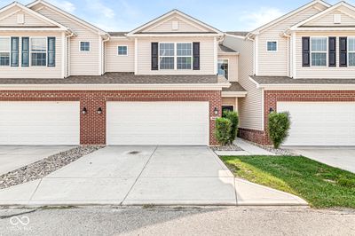 9625 Prairie Smoke Drive, Condo with 3 bedrooms, 2 bathrooms and null parking in Noblesville IN | Image 1