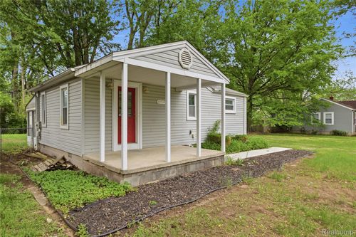 33534 Somerset St, Westland, MI, 48186-7830 | Card Image
