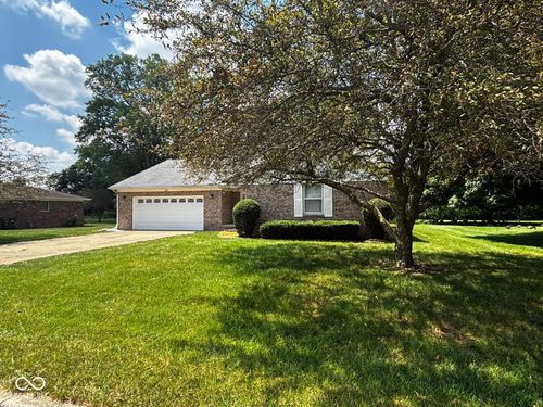 321 Locust Dr, Morristown, IN, 46161-4633 | Card Image