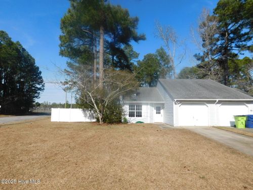 133 Village Ct, Havelock, NC, 28532-3112 | Card Image