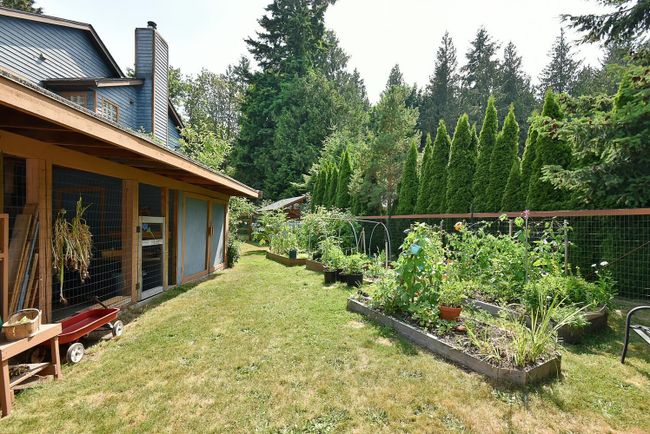 7865 Lohn Road, House other with 4 bedrooms, 2 bathrooms and 5 parking in Halfmoon Bay BC | Image 33