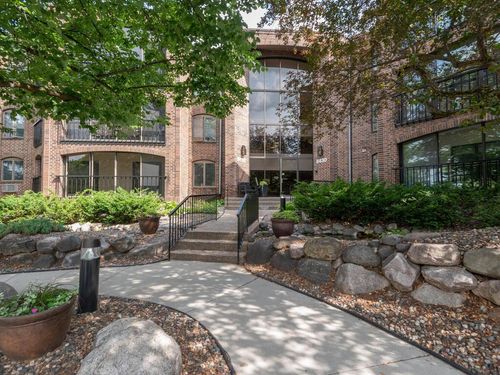 apt-313-8430 Pennsylvania Rd, Bloomington, MN, 55438-2717 | Card Image