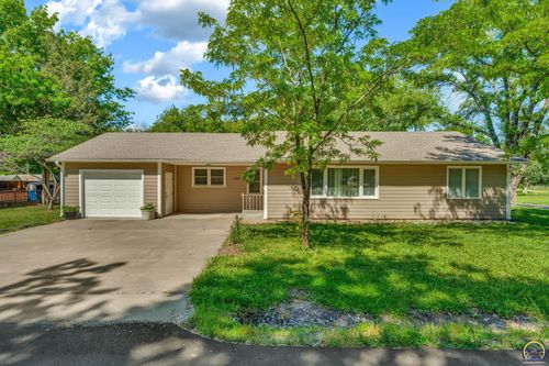 125 N 3rd St, Osage City, KS, 66523-1031 | Card Image