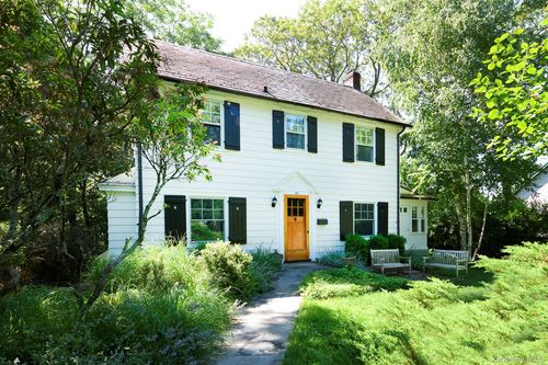 40 Floral Dr, Hastings On Hudson, NY, 10706-1202 | Card Image