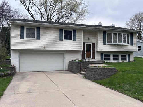 5210 Big Bow Road, Fitchburg, WI, 53711 | Card Image