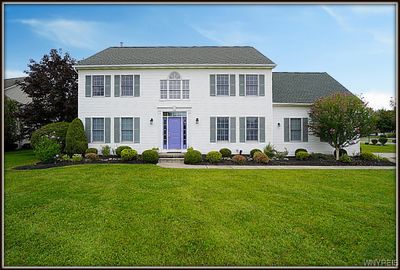 5423 Marthas Vineyard, House other with 4 bedrooms, 2 bathrooms and null parking in Clarence NY | Image 1