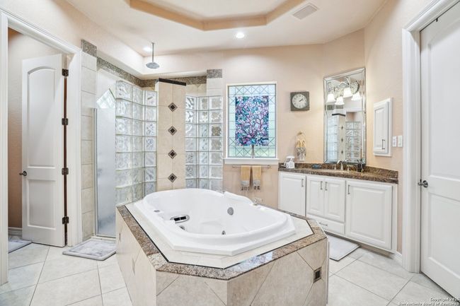 20646 Wahl Ln, House other with 5 bedrooms, 6 bathrooms and null parking in Garden Ridge TX | Image 54