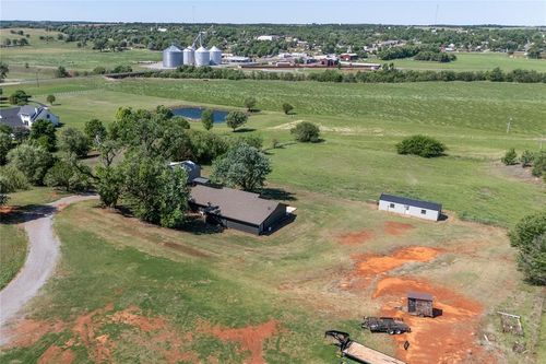 118 E Sugar Creek Drive, Binger, OK, 73009 | Card Image