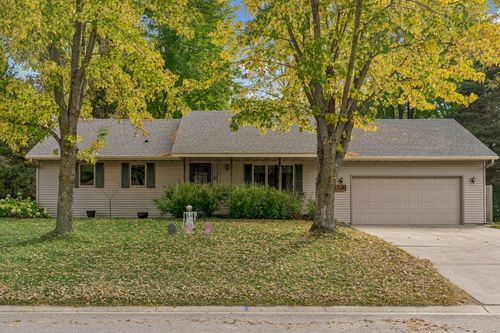 213 Ridgecrest Dr, Cannon Falls, MN, 55009-1238 | Card Image