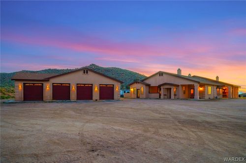 11275 N Benjamin Rd, Kingman, AZ, 86401-7418 | Card Image