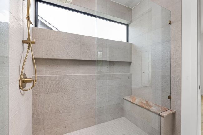 Full bath featuring tiled shower | Image 24