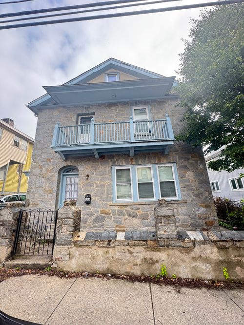 213 Pequonnock St, Bridgeport, CT, 06604-3035 | Card Image