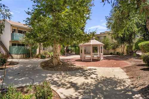 288-5700 Etiwanda Ave, Tarzana, CA, 91356 | Card Image