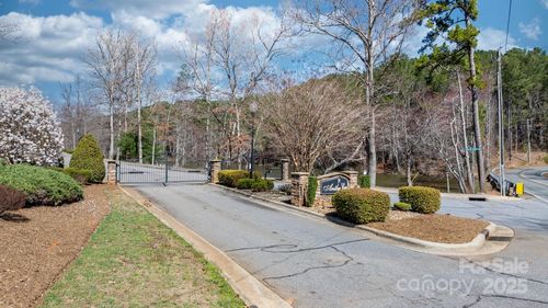 16-5993 Red Berry Ct, Granite Falls, NC, 28630-8814 | Card Image
