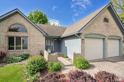 1597 W Division Rd, Tipton, IN, 46072-8582 | Card Image