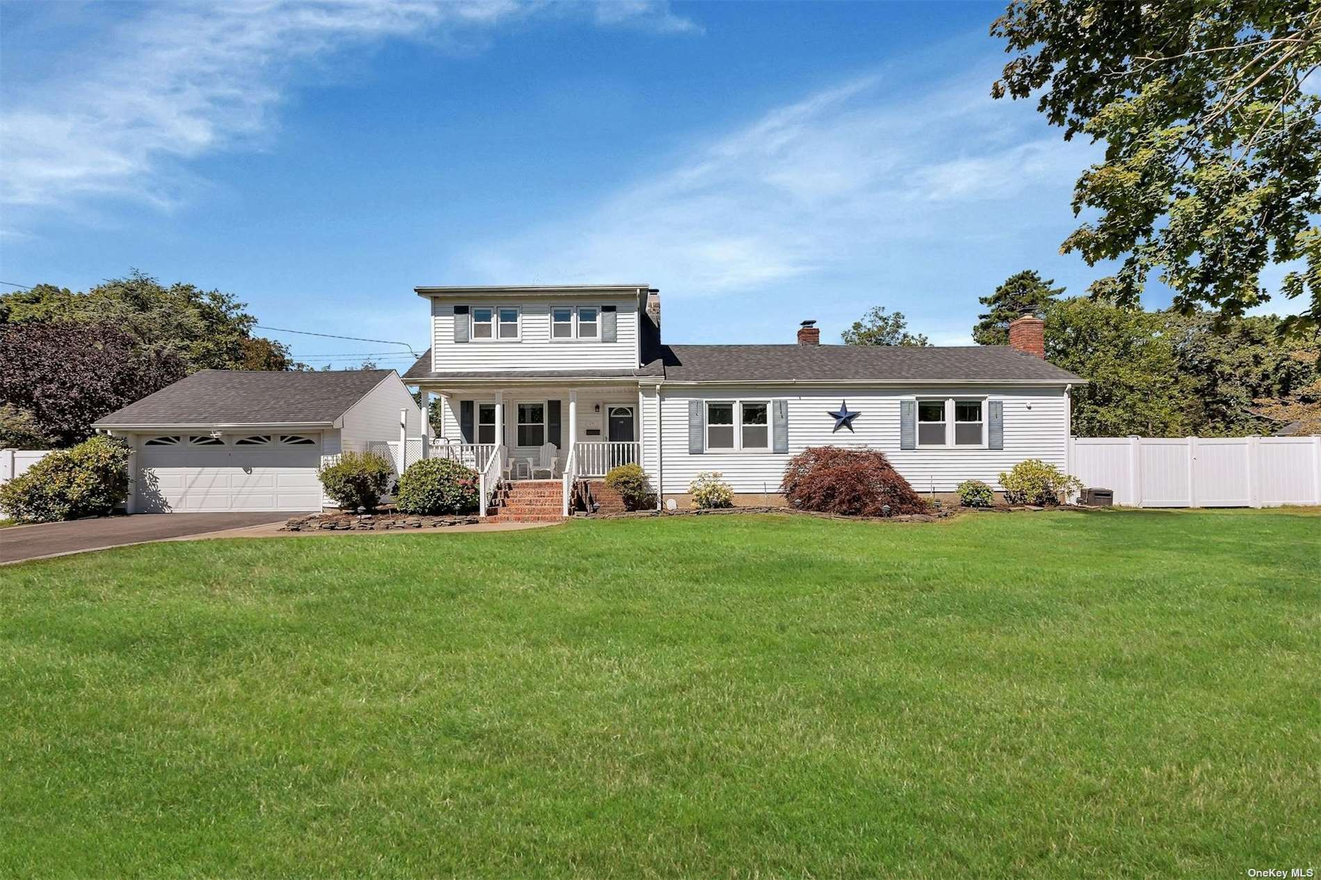 Maple Ave, Bellport, NY 11713