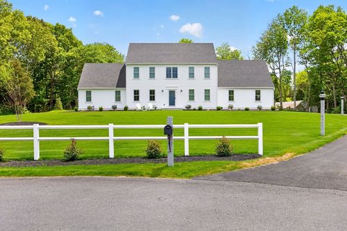 4 Gimme Cir, Sandwich, MA, 02563-2830 | Card Image
