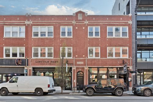 3s-2464 N Lincoln Ave, Chicago, IL, 60614-2483 | Card Image