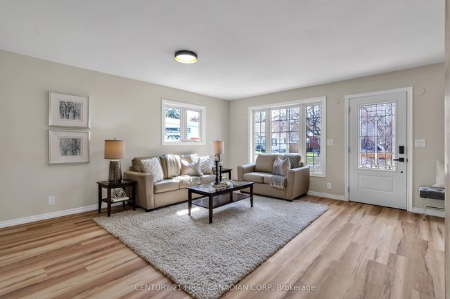 180 Gammage St, House other with 5 bedrooms, 2 bathrooms and 2 parking in London ON | Image 14