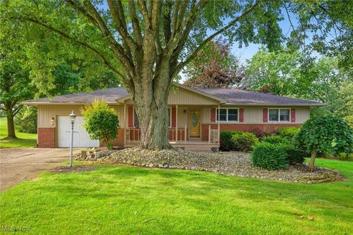 6100 Stoneybrook St Sw, Canton, OH, 44706-3151 | Card Image