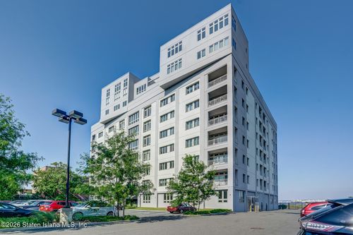 8b-90 Bay Street Lndg, Staten Island, NY, 10301-2664 | Card Image