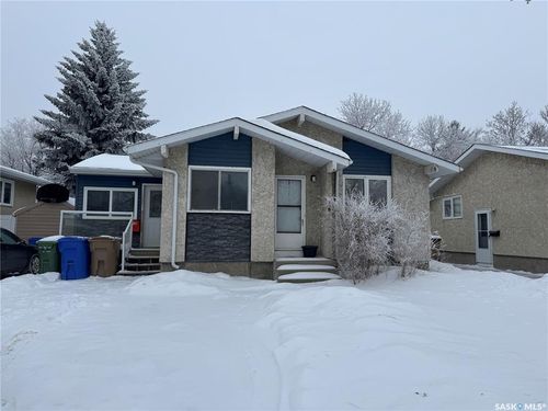 138 Thomson Ave, Regina, SK, S4N5L3 | Card Image
