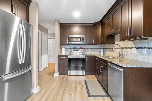 112-2425 Church St, Abbotsford, BC, V2T3J8 | Card Image