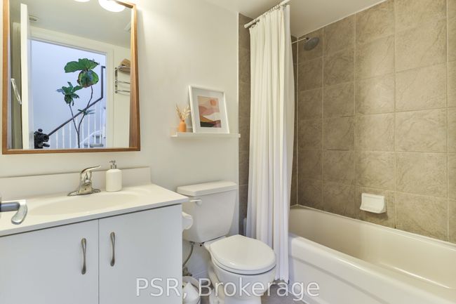 712 - 10 Laidlaw St, Condo with 3 bedrooms, 2 bathrooms and 1 parking in Toronto ON | Image 19