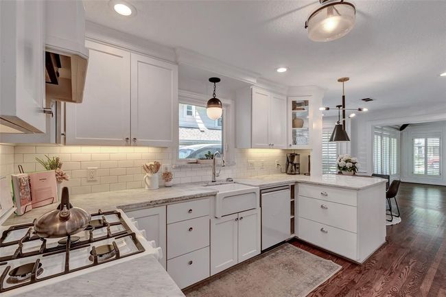 9527 Enstone Cir, House other with 5 bedrooms, 4 bathrooms and 2 parking in Spring TX | Image 17