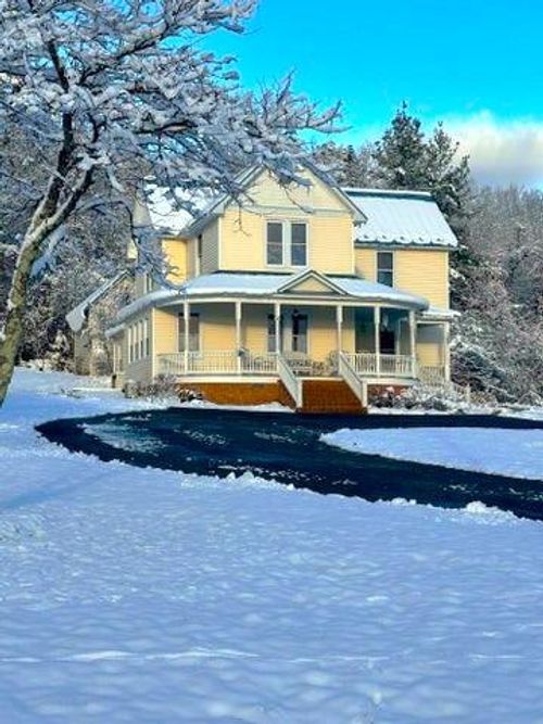 408 Cumberland Ave, New Castle, VA, 24127-7679 | Card Image