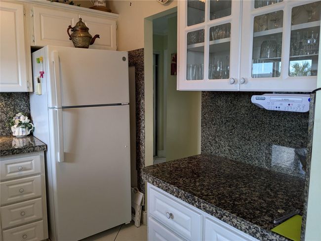 E33 - 1833 Sunny Dr, Condo with 1 bedrooms, 1 bathrooms and null parking in BRADENTON FL | Image 6