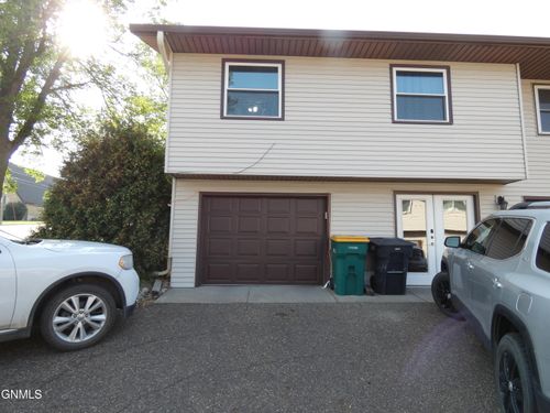 1832 E Divide Ave, Bismarck, ND, 58501-2158 | Card Image