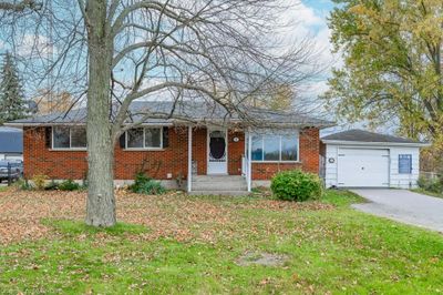 17 Joseph St E, House other with 5 bedrooms, 2 bathrooms and 5 parking in Cayuga ON | Image 2