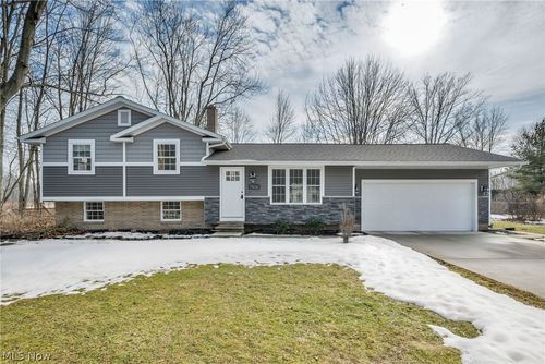 7506 Jeremy Ave, Mentor, OH, 44060-3943 | Card Image