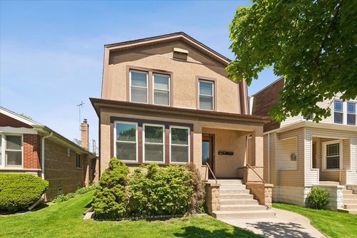 4854 Winnemac Ave, Chicago, IL, 60630-2433 | Card Image