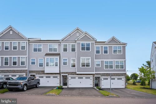 154 Larrabee Way, ROYERSFORD, PA, 19468-1318 | Card Image